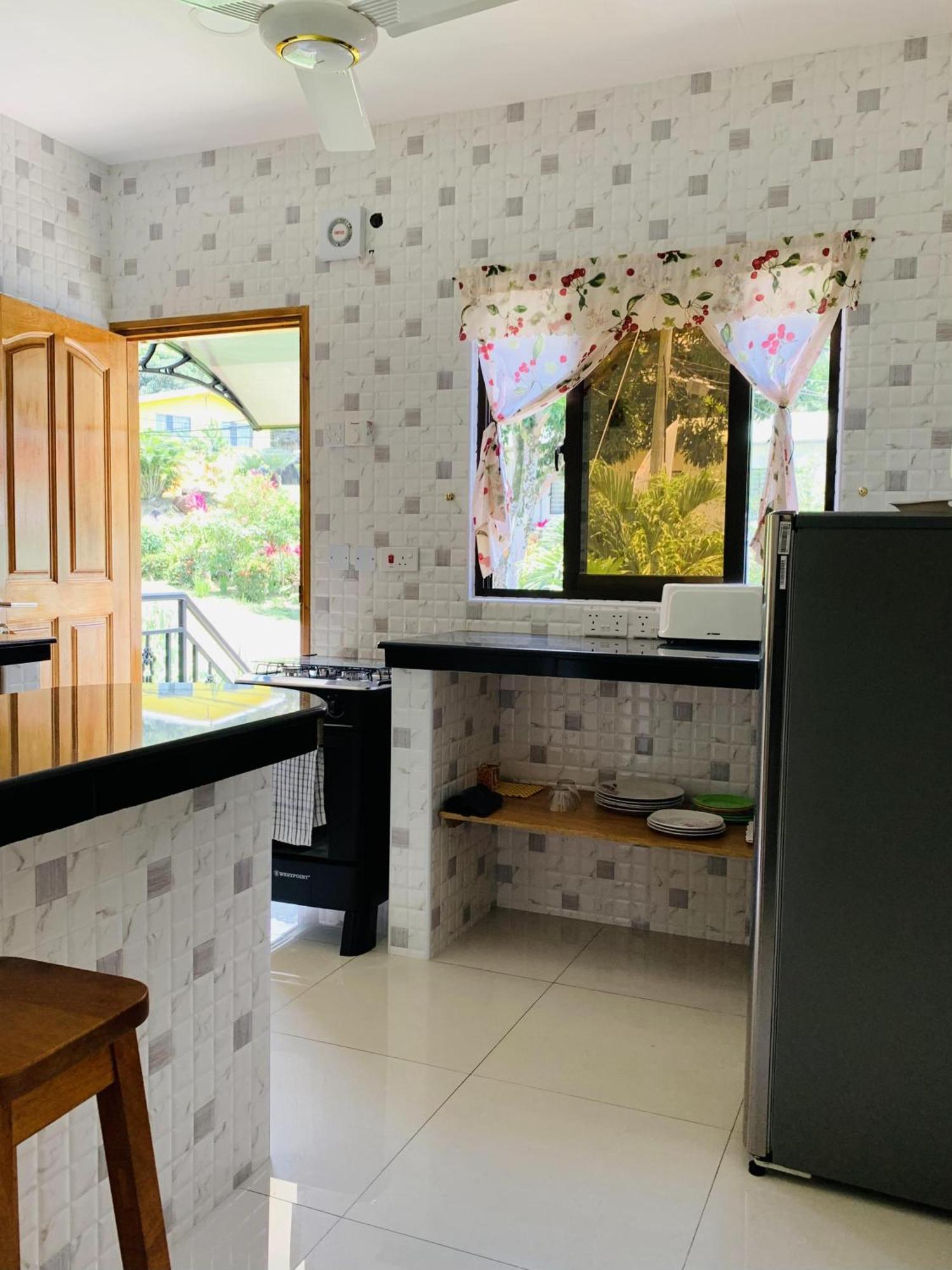 Oceanic View Apartments Beau Vallon  Extérieur photo